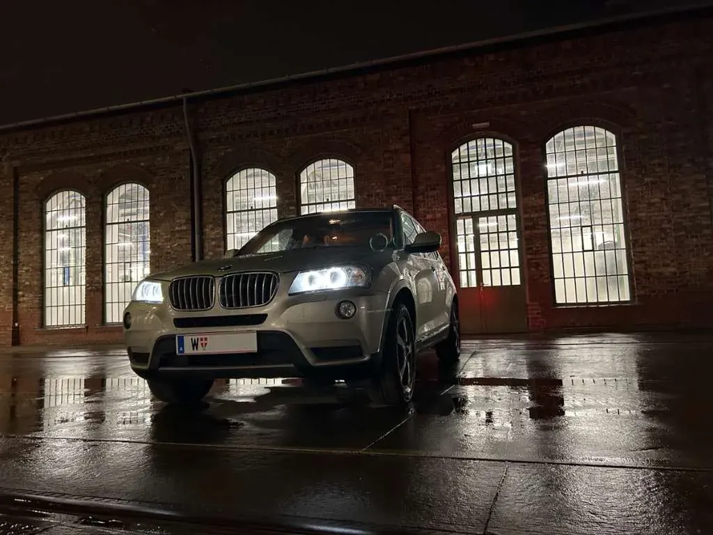 BMW X3 2011 photo 2