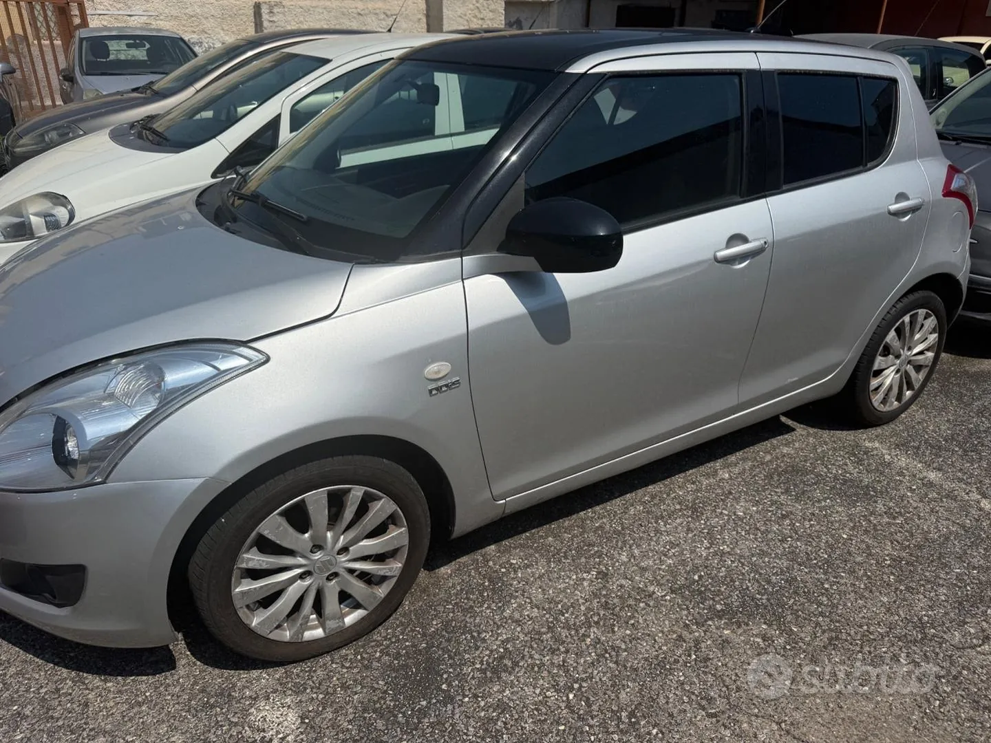 Suzuki Swift 2012 photo 3