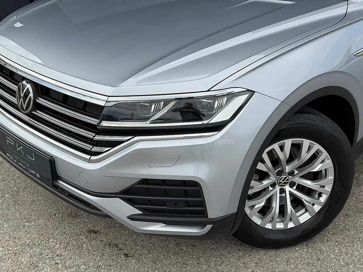 Volkswagen Touareg 2021 photo 2