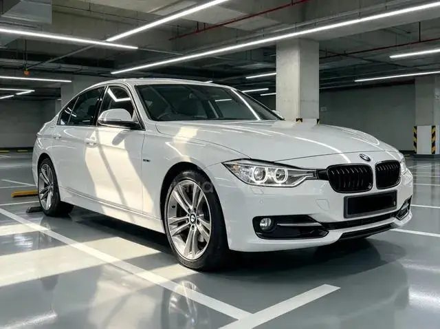 BMW 320I