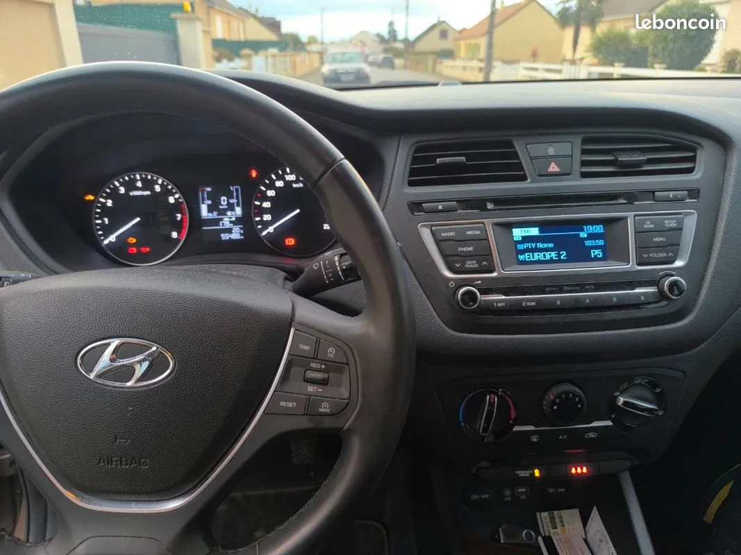 Hyundai I20 2015 photo 2