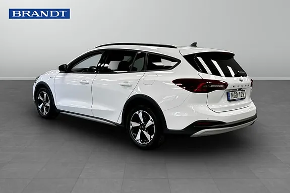 Ford Focus 2023 photo 2