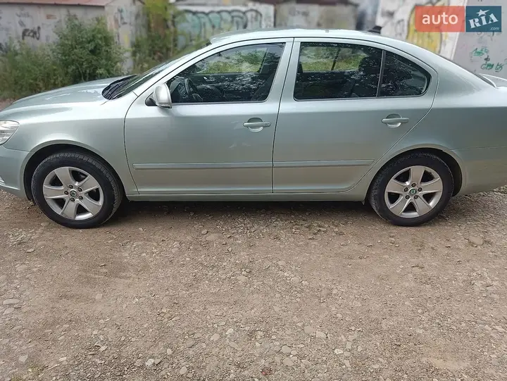 Skoda Octavia 2012 photo 4