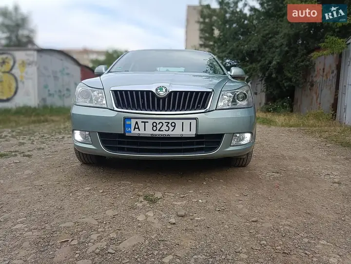 Skoda Octavia 2012 photo 2