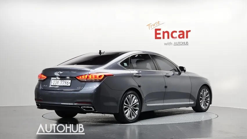Genesis G80 2014 photo 2