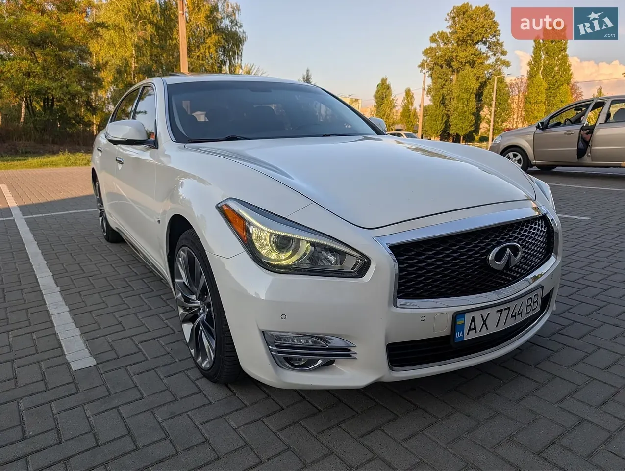 Infiniti Q70 2019 photo 3