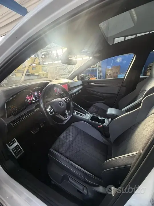 Volkswagen Golf 8 R Line 2022 photo 5