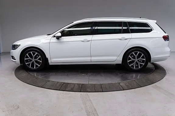 Volkswagen Passat 2016 photo 2