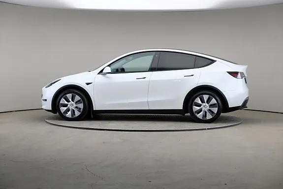 Tesla Model Y 2023 photo 4