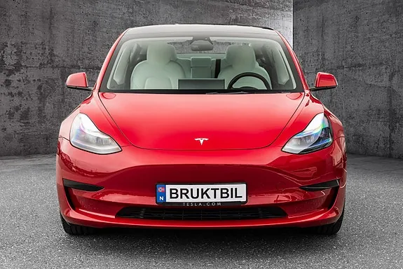 Tesla Model 3 2023 photo 4