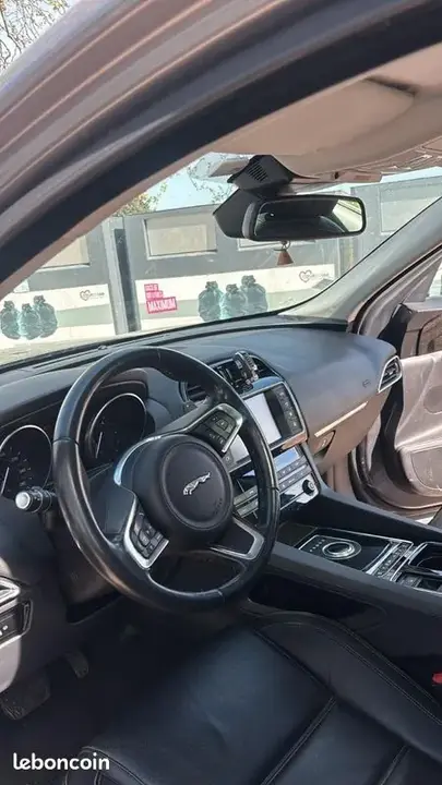 Jaguar F-Pace 2018 photo 3