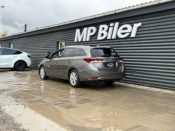 Toyota Auris 2017 photo 3