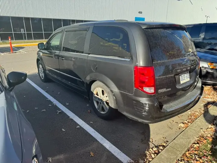 Dodge Grand Caravan 2012 photo 3