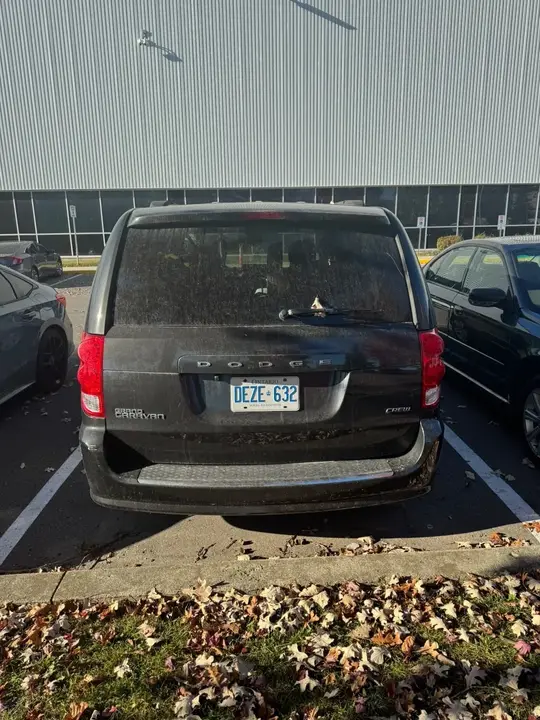 Dodge Grand Caravan 2012 photo 2