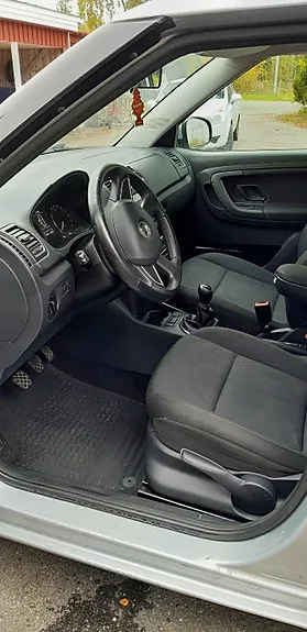 Skoda Fabia 2013 photo 5