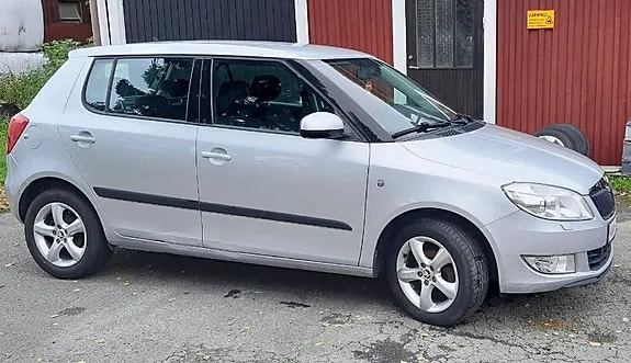 Skoda Fabia 2013 photo 3