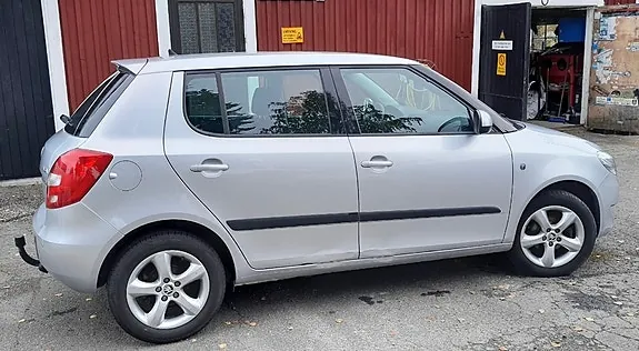 Skoda Fabia 2013 photo 2