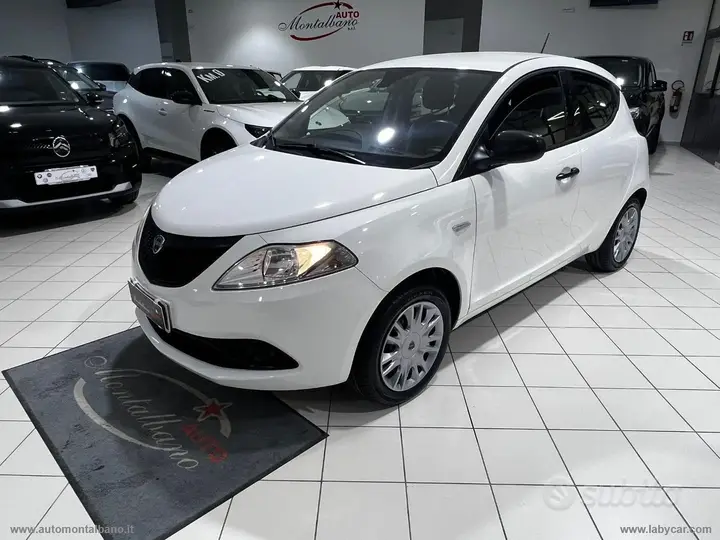 Lancia Ypsilon