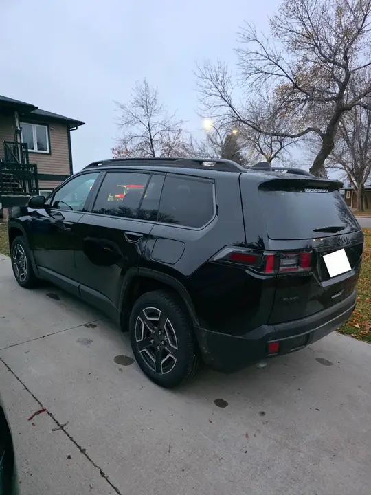 Jeep Cherokee 2026 photo 3
