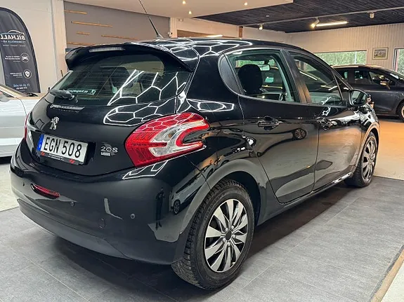 Peugeot 208 2014 photo 5
