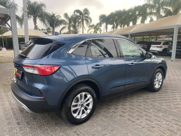 Ford Kuga 2022 photo 3