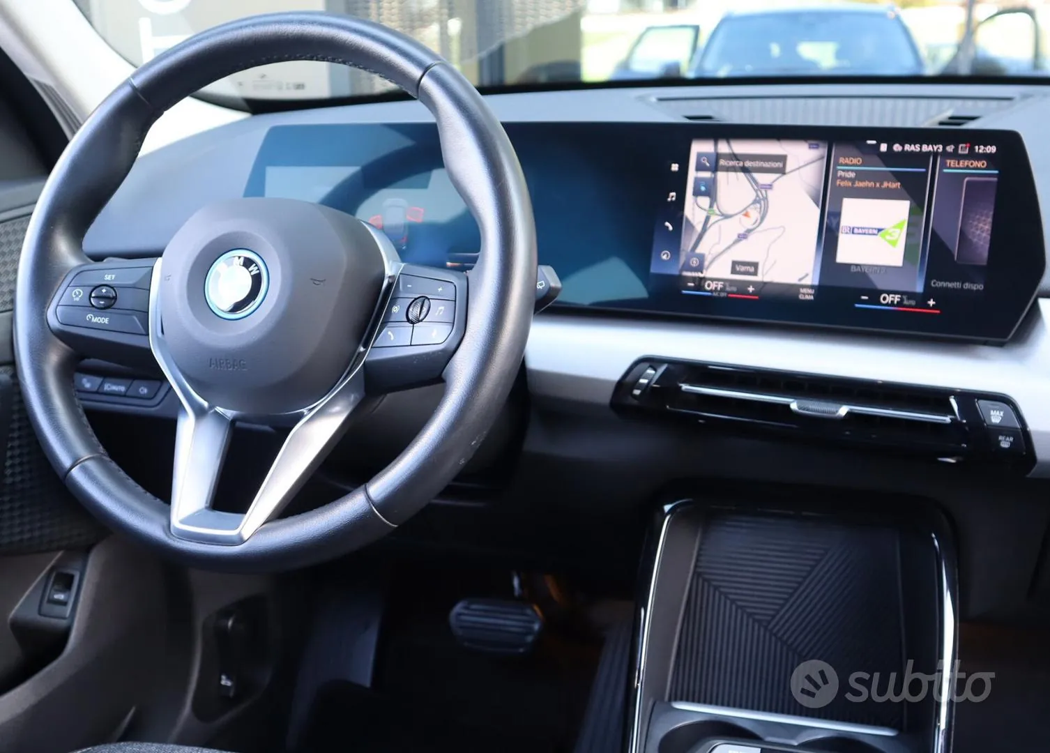 BMW Ix1 2023 photo 3