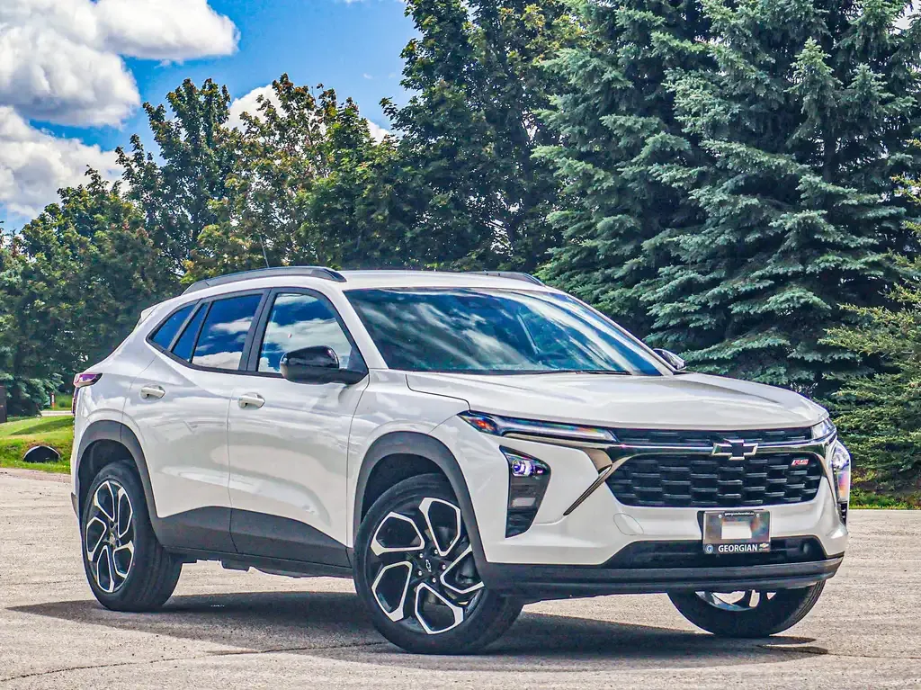 Chevrolet Trax 2026 photo 2