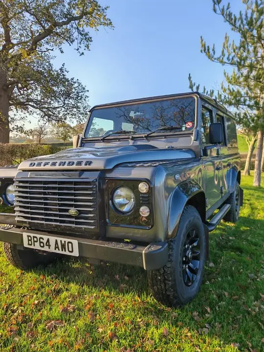 Land Rover Defender 110 2015 photo 3