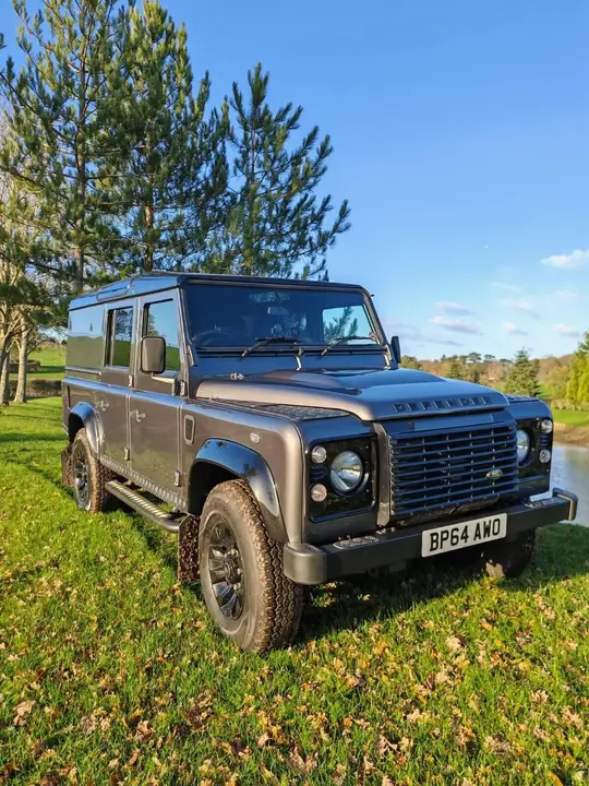 Land Rover Defender 110