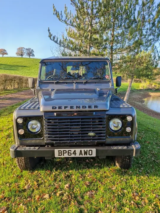 Land Rover Defender 110 2015 photo 2