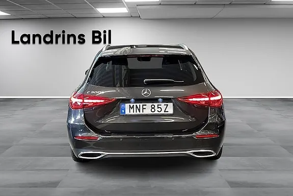 Mercedes-Benz C300 E 2024 photo 5