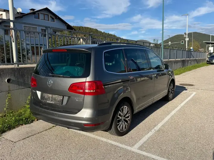 Volkswagen Sharan 2013 photo 2