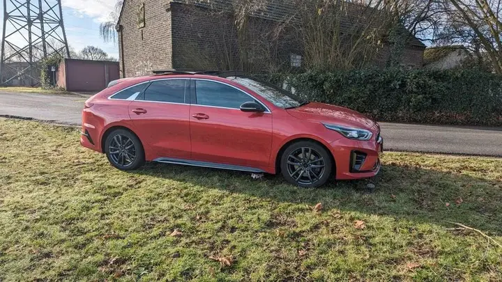Kia Proceed