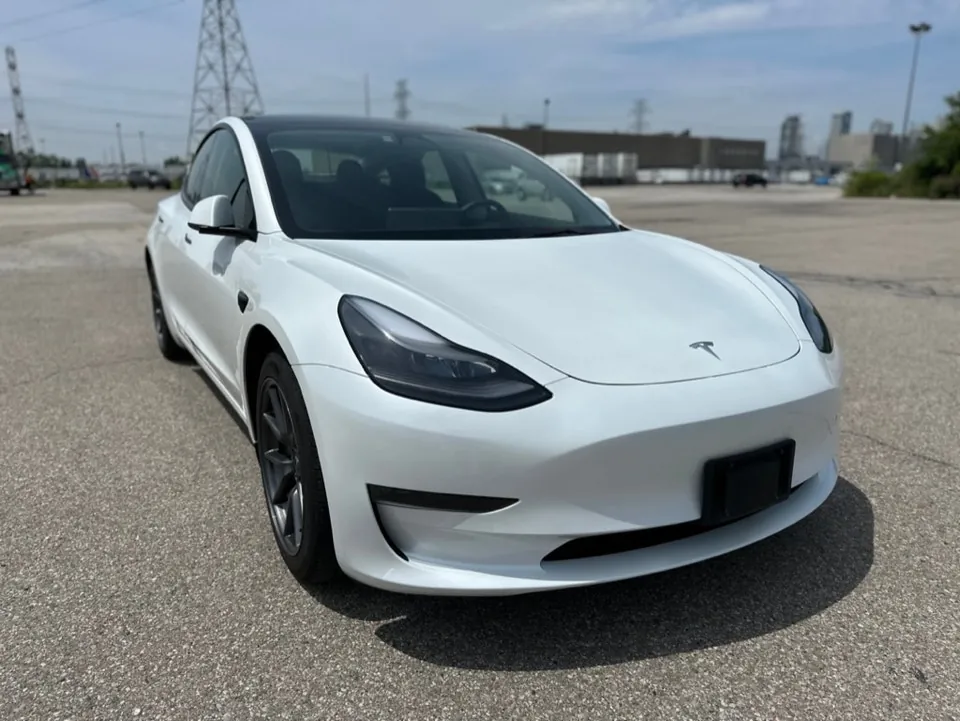 Tesla Model 3 2023 photo 3