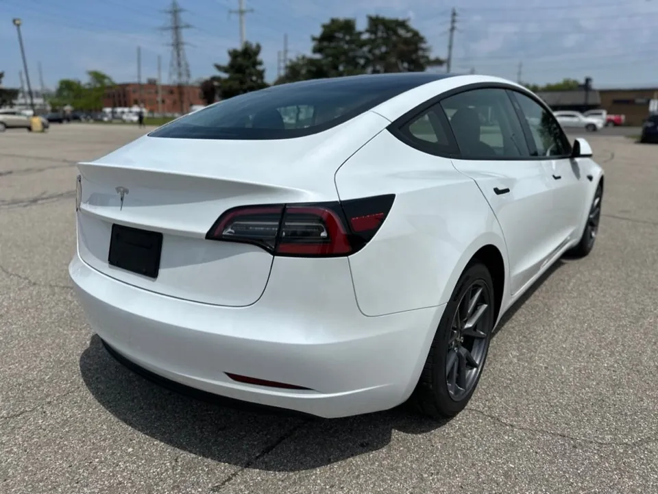 Tesla Model 3 2023 photo 5