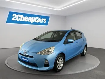 Toyota Aqua 2013 photo 2