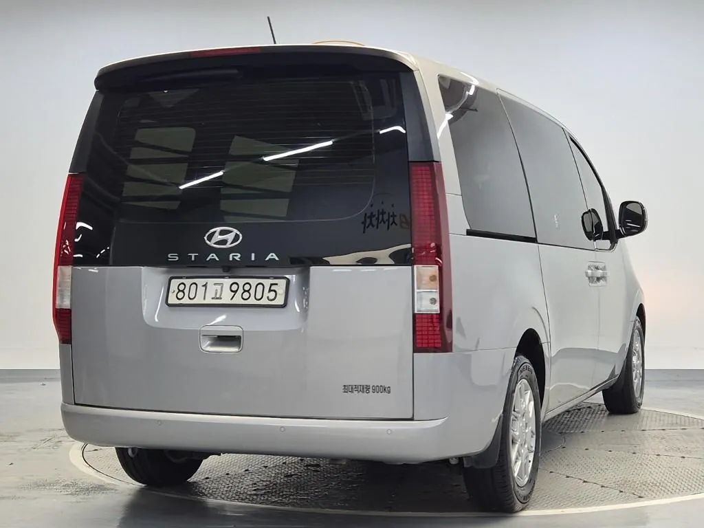Hyundai Staria 2022 photo 3