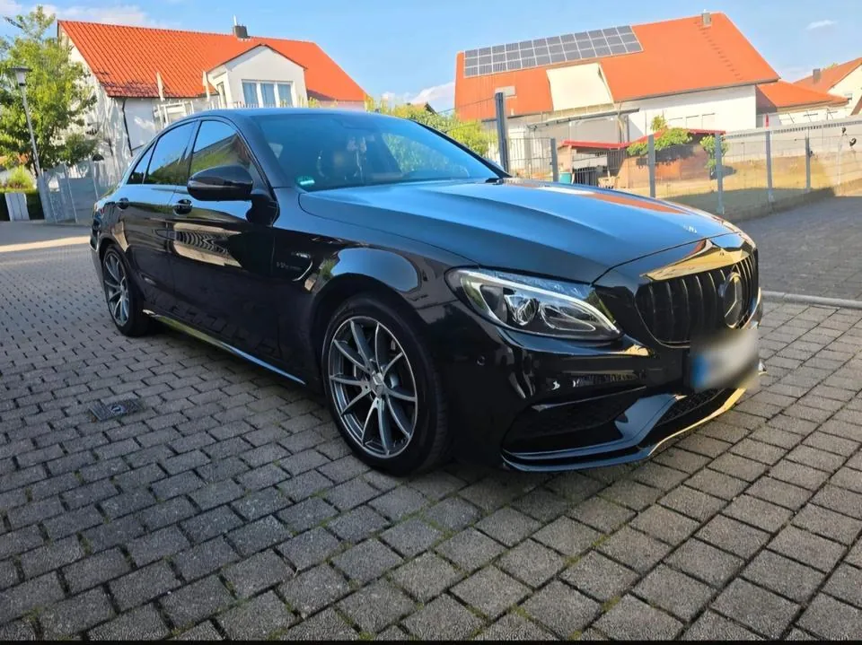 Mercedes-Benz C63 Amg