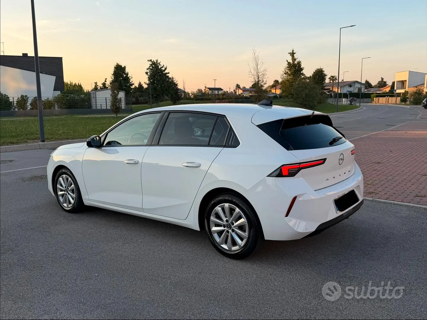 Opel Astra 2022 photo 2