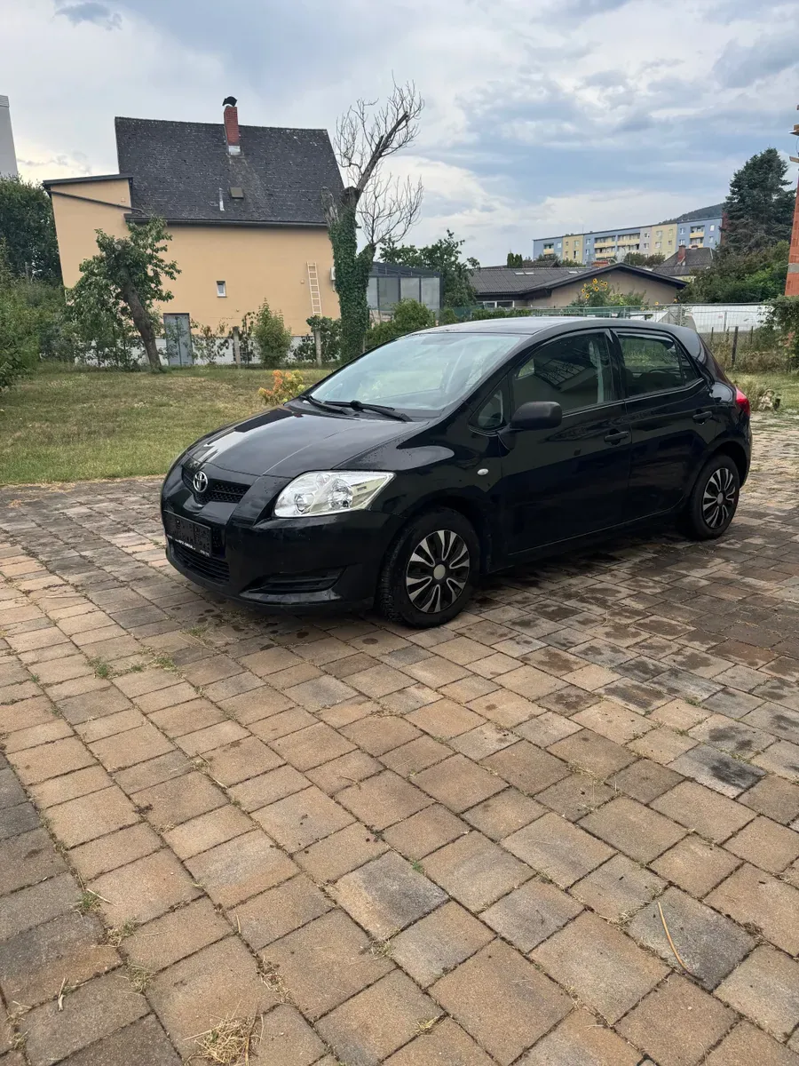 Toyota Auris 2009 photo 2