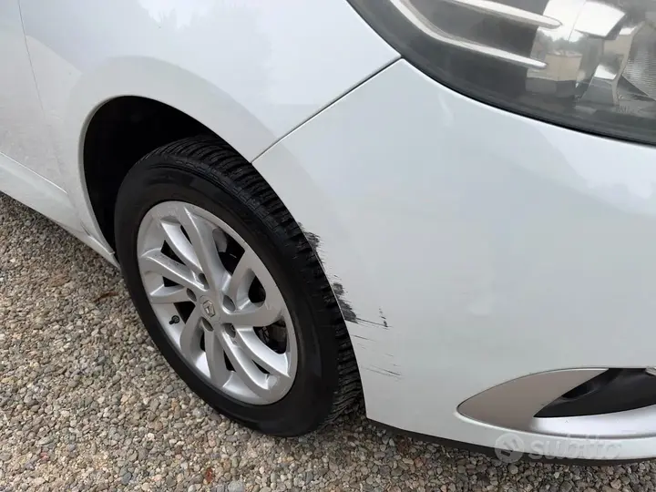 Renault Scenic 2015 photo 3
