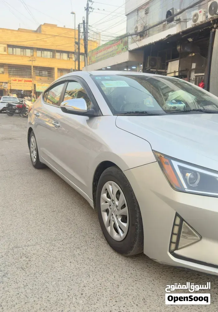 Hyundai Elantra 2019 photo 2