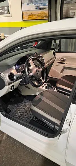 Volkswagen Up 2017 photo 3