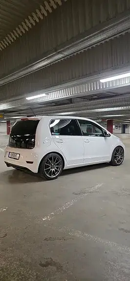 Volkswagen Up 2017 photo 2