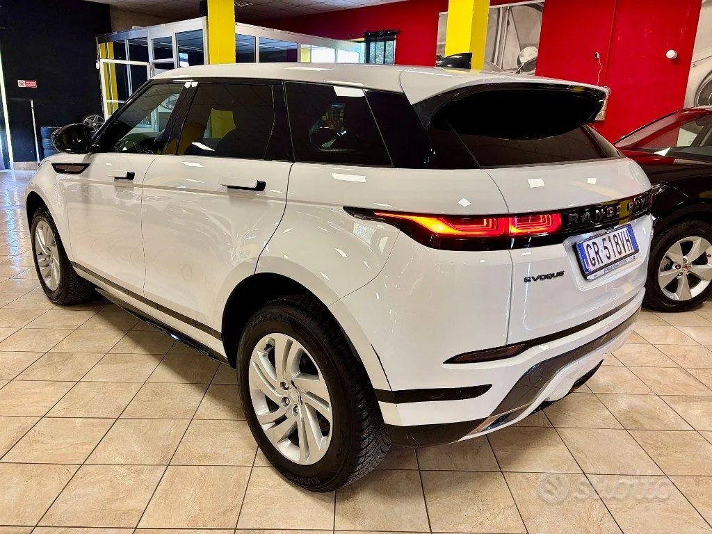 Land Rover Range Rover Evoque 2023 photo 4