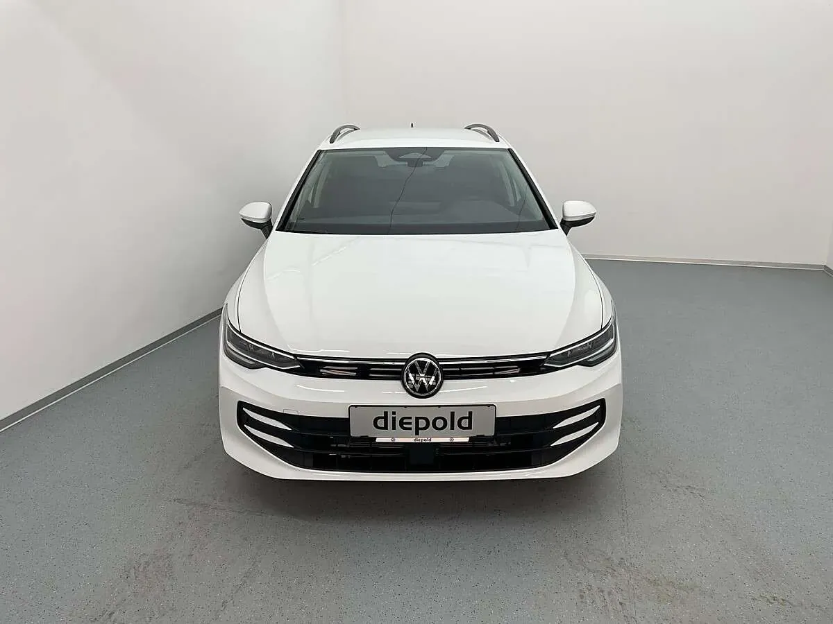 Volkswagen Golf 2026 photo 2