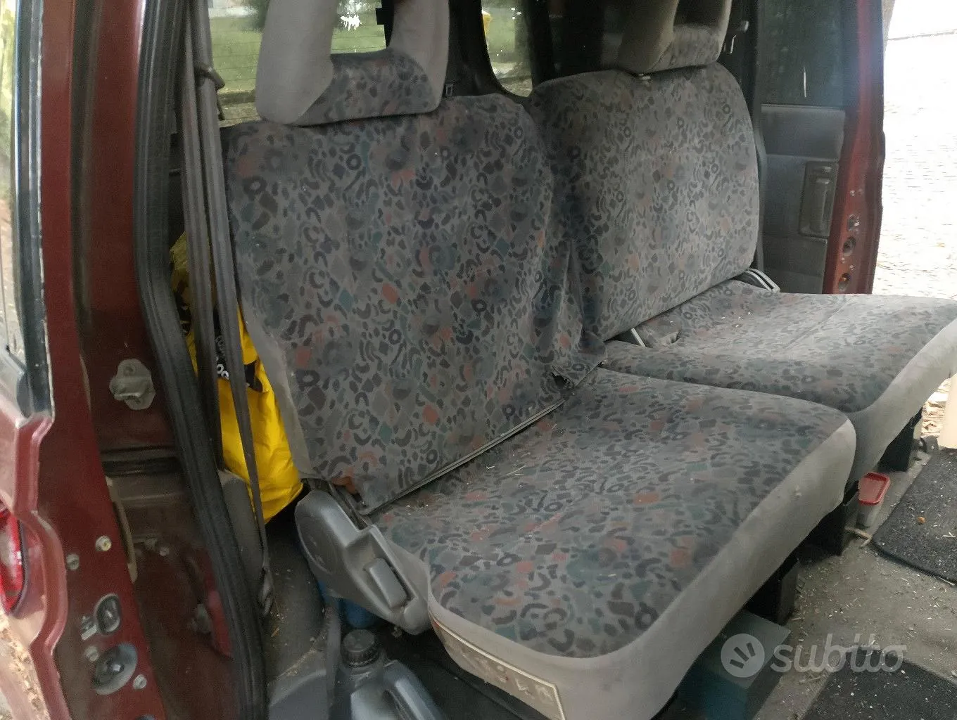 Nissan Serena 1995 photo 4