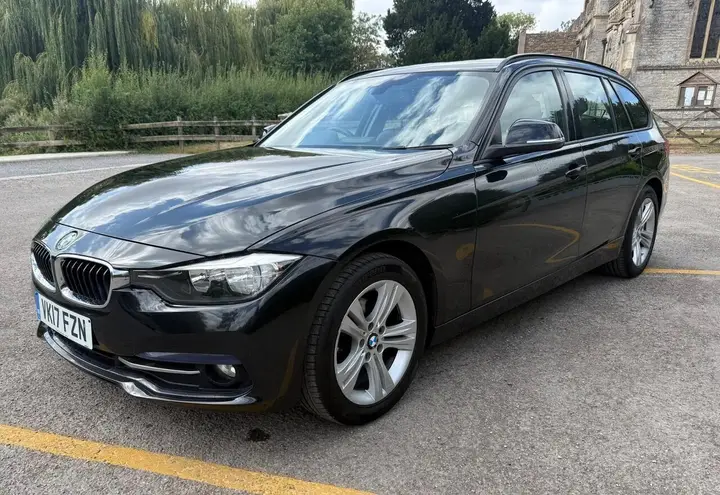 BMW 3 Series 2017 photo 2