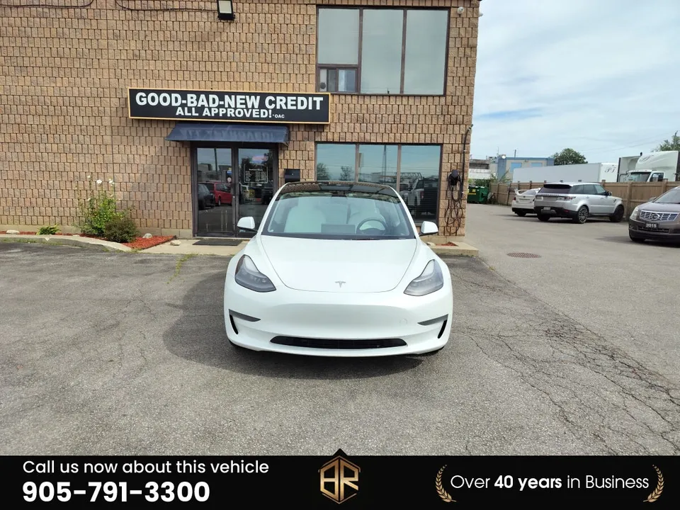 Tesla Model 3 2023 photo 2
