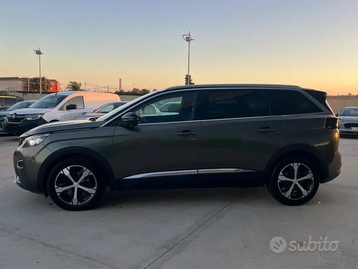 Peugeot 5008 2018 photo 2